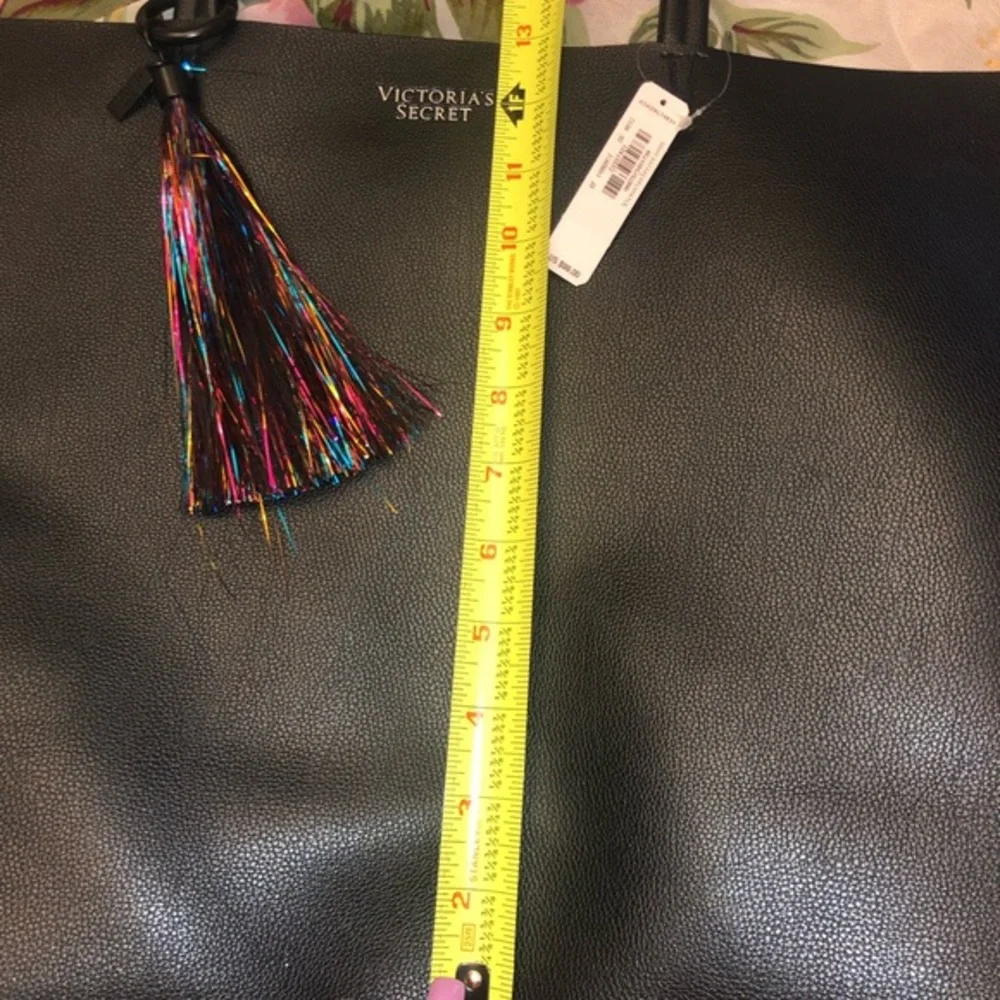 💙 NEW VS Tassle Tote Handbag 💙 - Picture 6 of 8